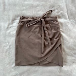 🌟 MUST GO 🌟 Blue Blush nude tie wrap skirt